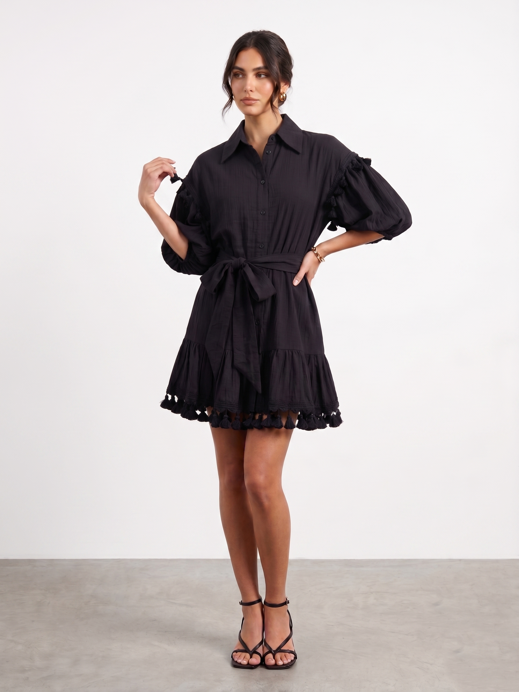 Vestito corto con pon pon V1043